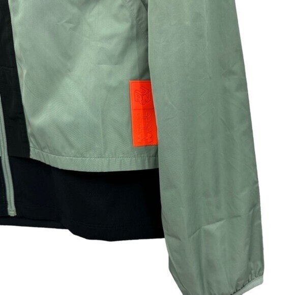 Under Armour Women's M UA Run Anywhere Laser Jacket Green Lightweight 1365639 - Picture 4 of 12